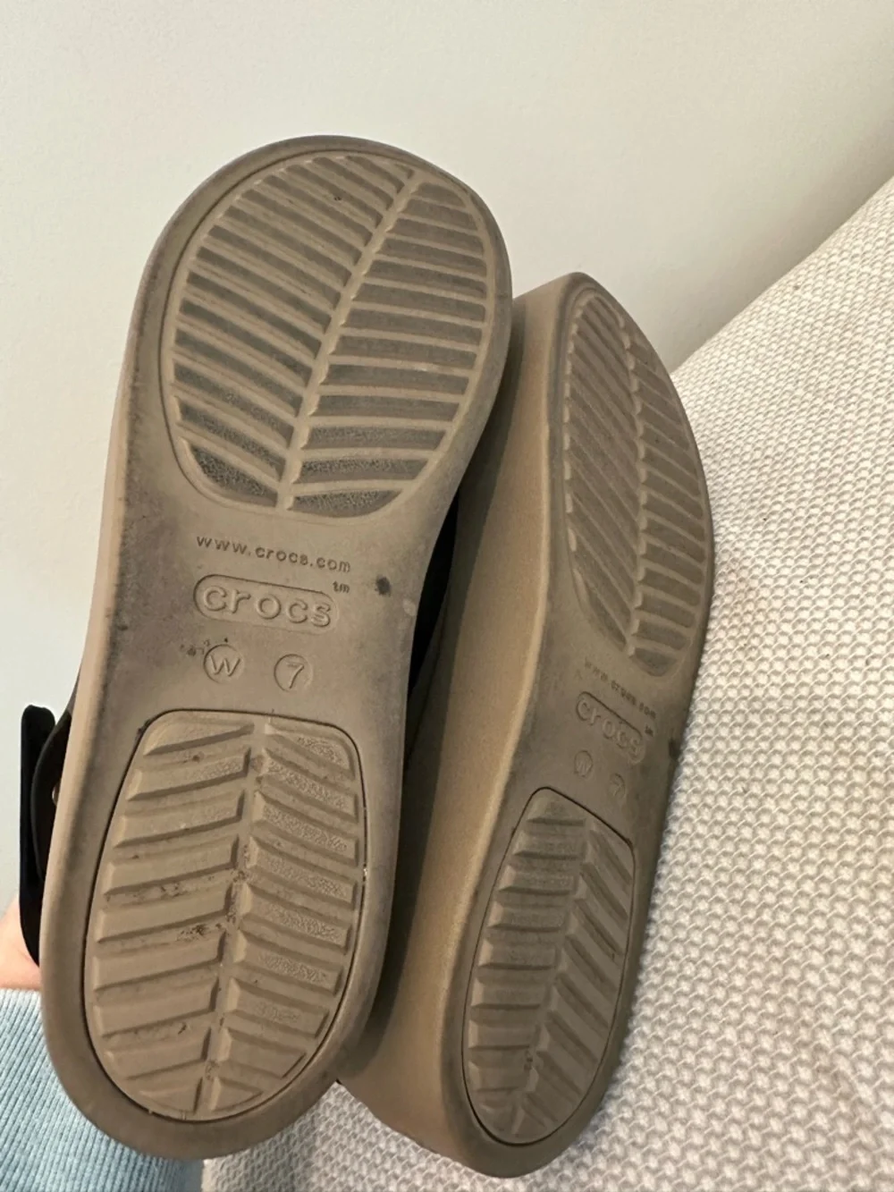 Crocs Brooklyn Wedge Sandals Women’s 7 Black Tan Slingback Platform Adjustable